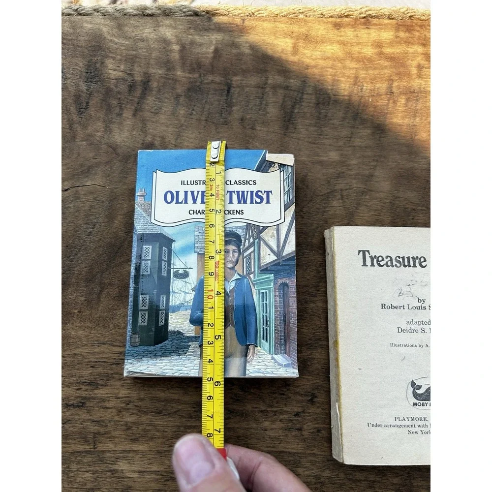 Vintage Children's Books Lot Oliver Twist & Treasure Island Classics